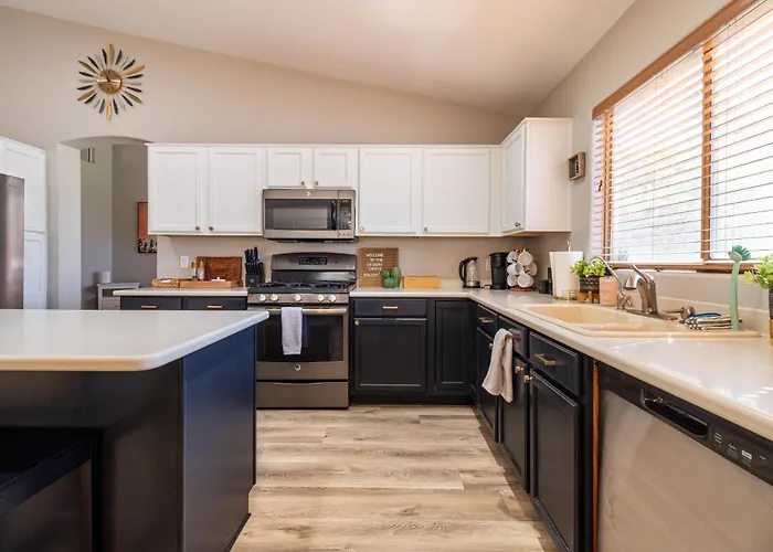 Desert Oasis 4bd 3ba, Lux Pool In Mesa, Az * Mesa