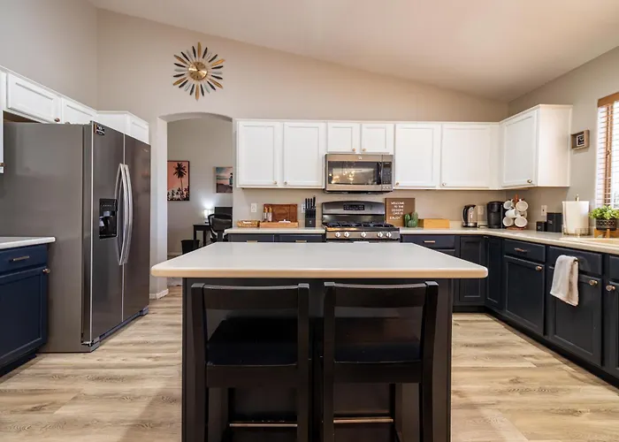 Desert Oasis 4bd 3ba, Lux Pool In Mesa, Az Holiday home