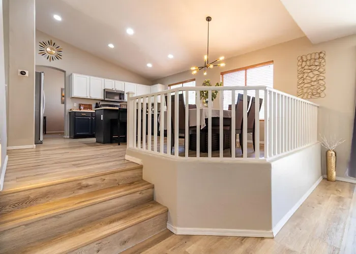 Desert Oasis 4bd 3ba, Lux Pool In Mesa, Az *