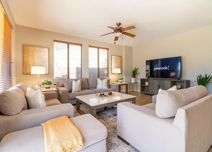 Desert Oasis 4bd 3ba, Lux Pool In Mesa, Az