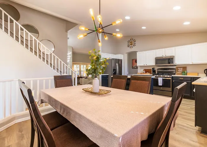 Desert Oasis 4bd 3ba, Lux Pool In Mesa, Az Holiday home Mesa